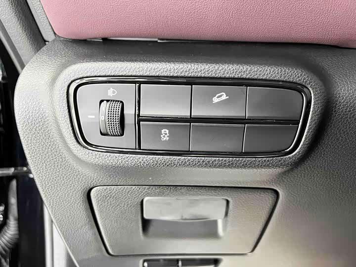 GAC Trumpchi M6 на площадке